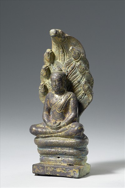 目真璘陀龍王護持釋迦牟尼佛趺坐像