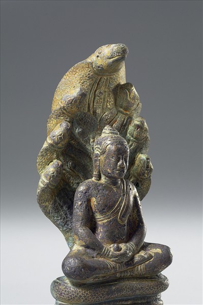 目真璘陀龍王護持釋迦牟尼佛趺坐像