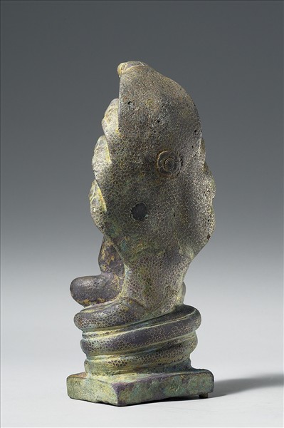 目真璘陀龍王護持釋迦牟尼佛趺坐像