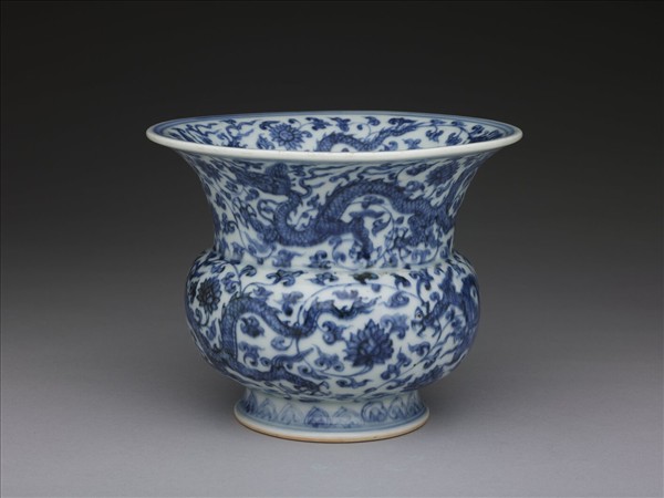 青花穿花龍紋渣斗