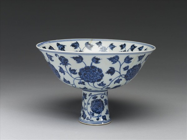 青花轉枝芙蓉紋高足碗