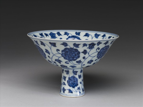 青花轉枝芙蓉紋高足碗