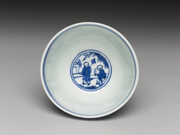 青花嬰戲圖杯
