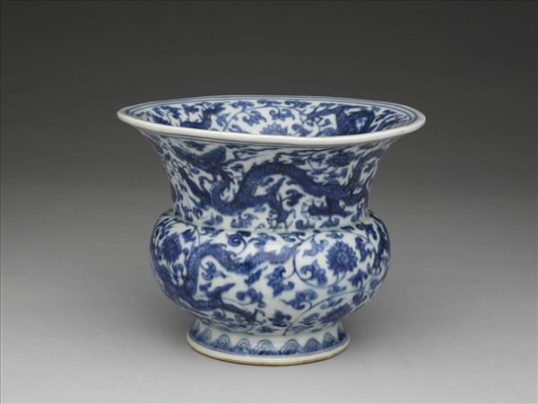 青花穿花龍紋渣斗