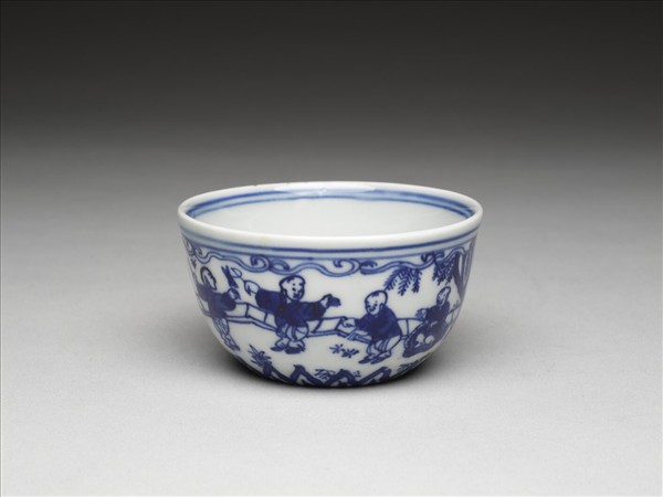 青花嬰戲圖杯