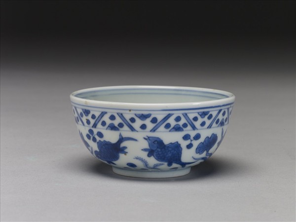 青花蓮塘魚藻紋杯