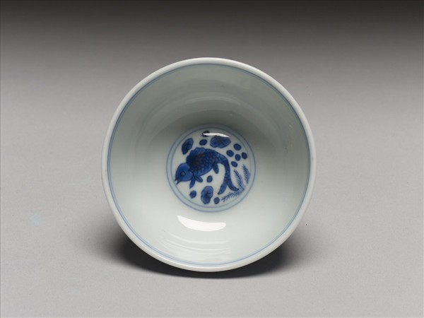 青花蓮塘魚藻紋杯