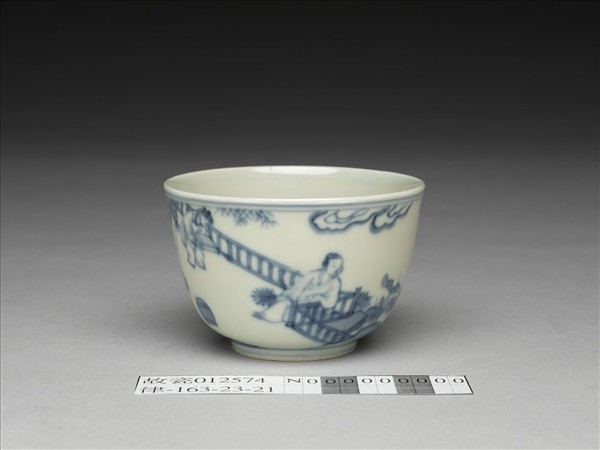 青花人物紋杯