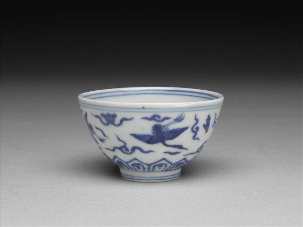 青花雲鶴紋杯