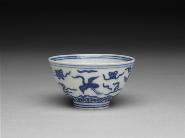 青花雲鶴紋杯