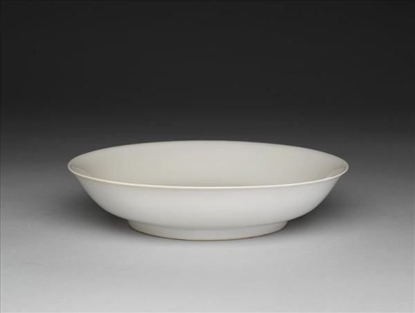 白釉碟