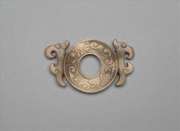 玉雙鳥紋出廓系璧