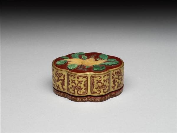 螺鈿佛手瓣式盒