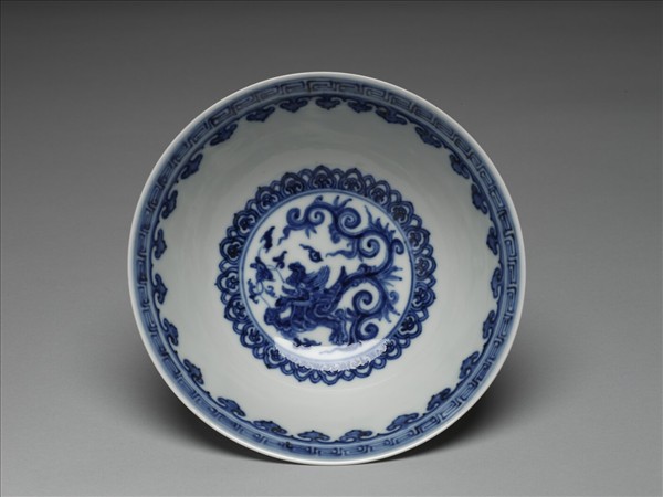 青花夔龍紋高足碗