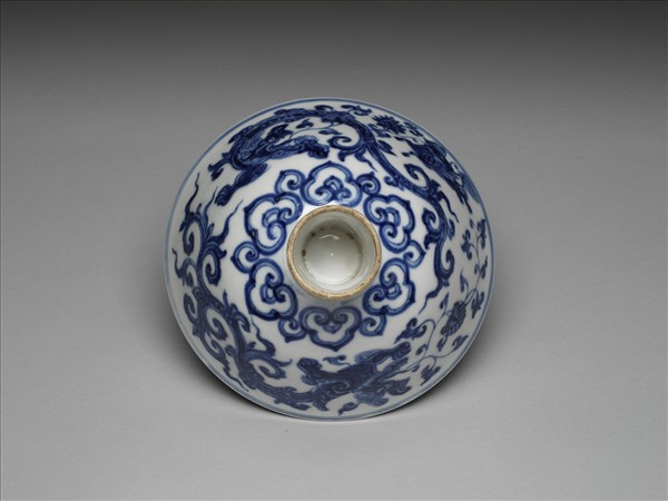 青花夔龍紋高足碗