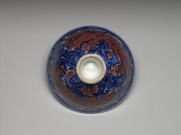 青花釉裡紅雲龍紋高足碗