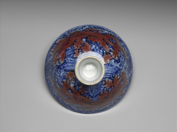 青花釉裡紅雲龍紋高足碗