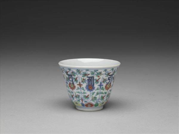 鬥彩蓮花梵文杯