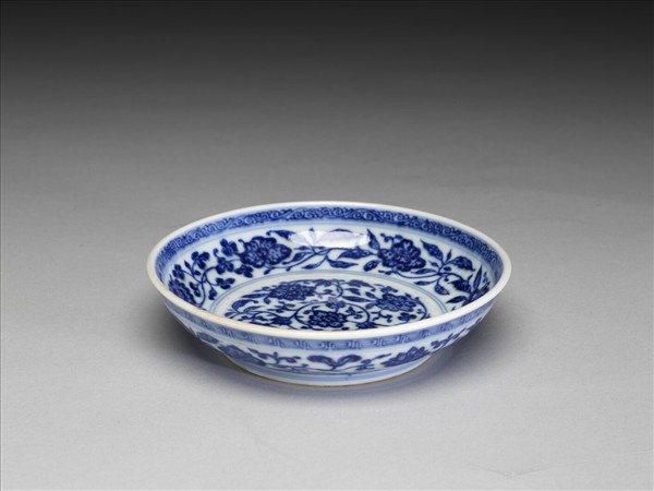 青花番蓮紋碟