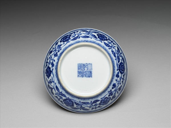 青花番蓮紋碟