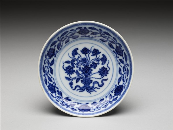 青花番蓮紋碟
