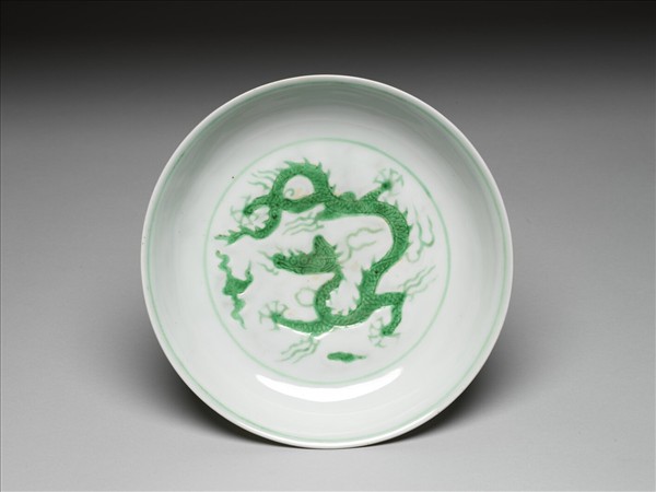 綠彩雲龍紋盤