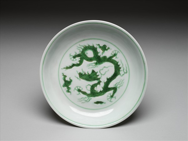 綠彩雲龍紋盤