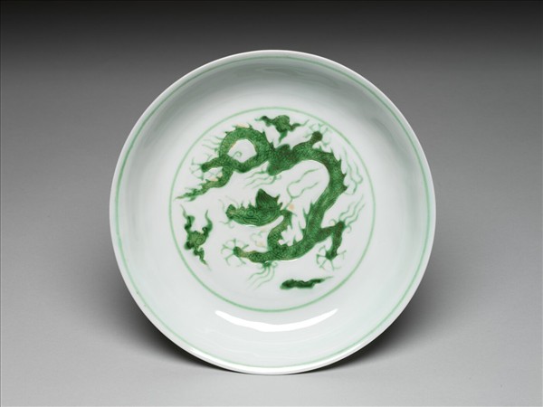 綠彩雲龍紋盤