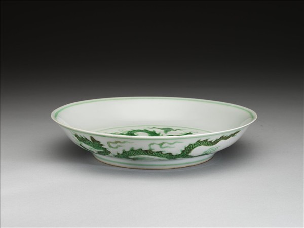 綠彩雲龍紋盤