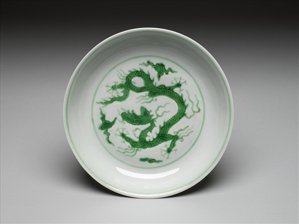 綠彩雲龍紋盤