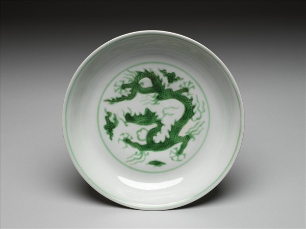 綠彩雲龍紋盤