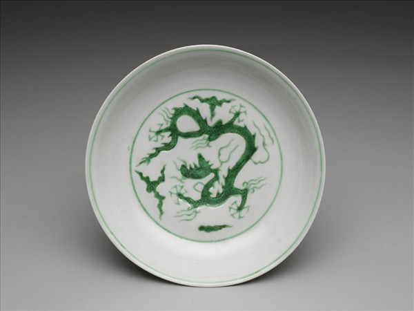 綠彩雲龍紋盤