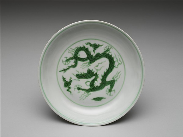 綠彩雲龍紋盤