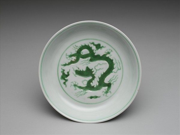 綠彩雲龍紋盤