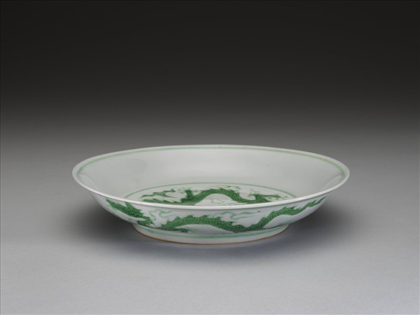 綠彩雲龍紋盤