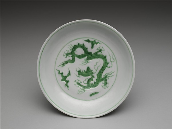 綠彩雲龍紋盤