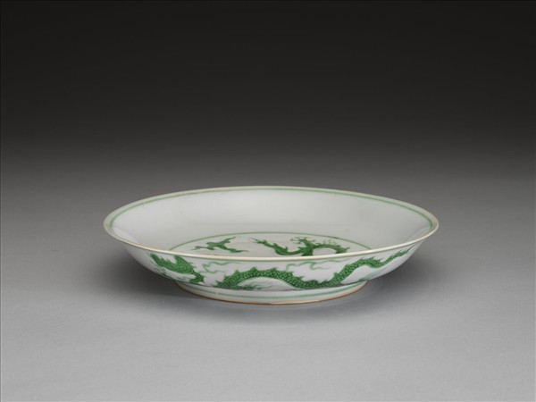 綠彩雲龍紋盤