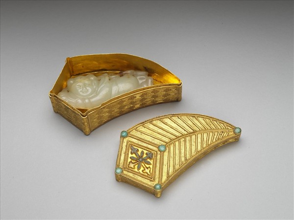 鑲松石花鍍金八寶犀角盒