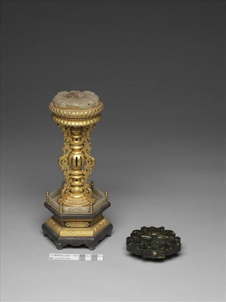 銅鍍金嵌玉八寶（蓮花）