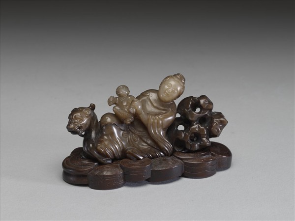 玉人物異獸筆架