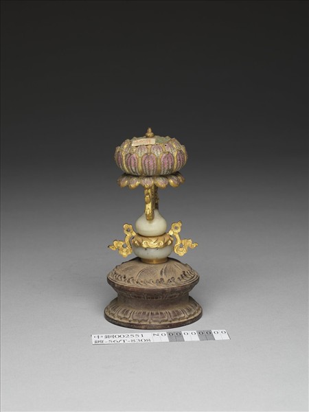 銅鍍金嵌玉及填料八寶