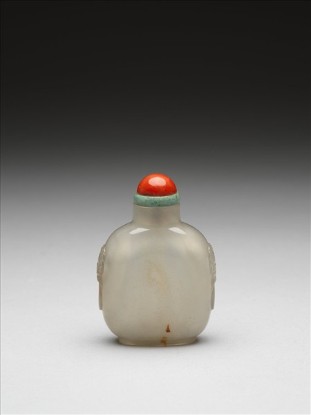 瑪瑙獸首銜環鼻煙壺