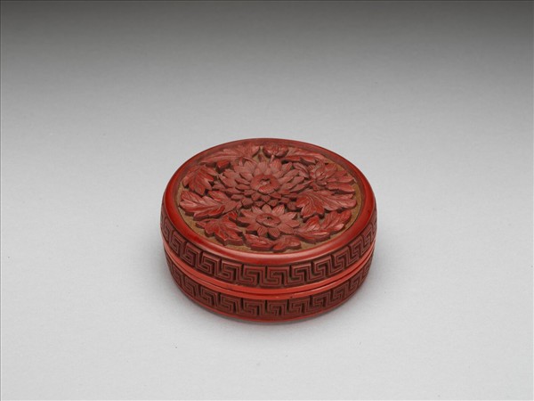 剔紅菊花圓盒
