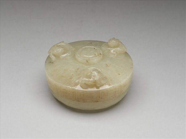 玉螭紋圓盒