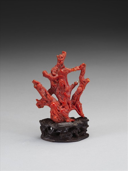 珊瑚雕聖母嬰兒山子