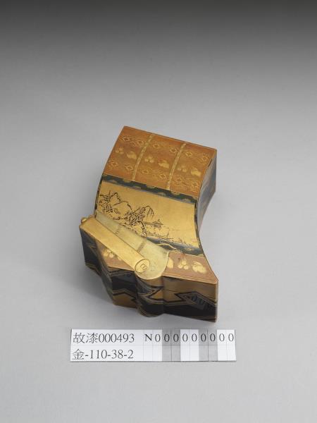 山水蒔繪捲軸形盒