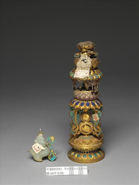 銅鍍金嵌玉及填料八寶（法螺）