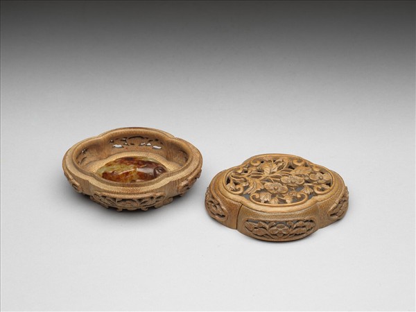 竹雕鏤空玲瓏盒