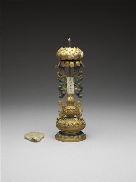 銅鍍金嵌玉及填料八寶（盤長）