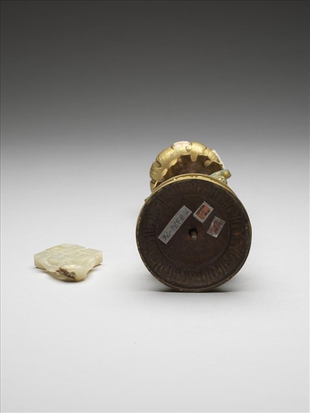 銅鍍金嵌玉及填料八寶（盤長）